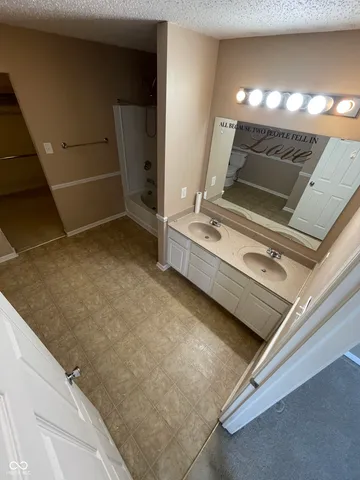 $2,100 | 12824 East 131st Street, Fishers, IN 46037