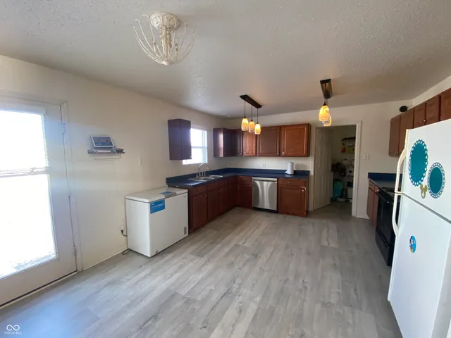 $2,100 | 12824 East 131st Street, Fishers, IN 46037