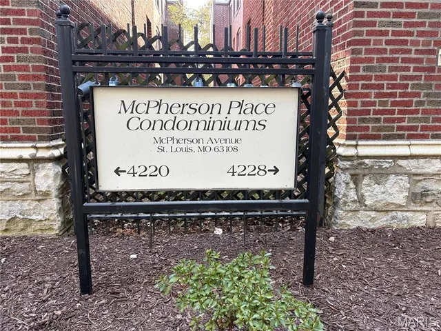 $1,425 | 4220 McPherson Avenue, Unit 101, St. Louis, MO 63108
