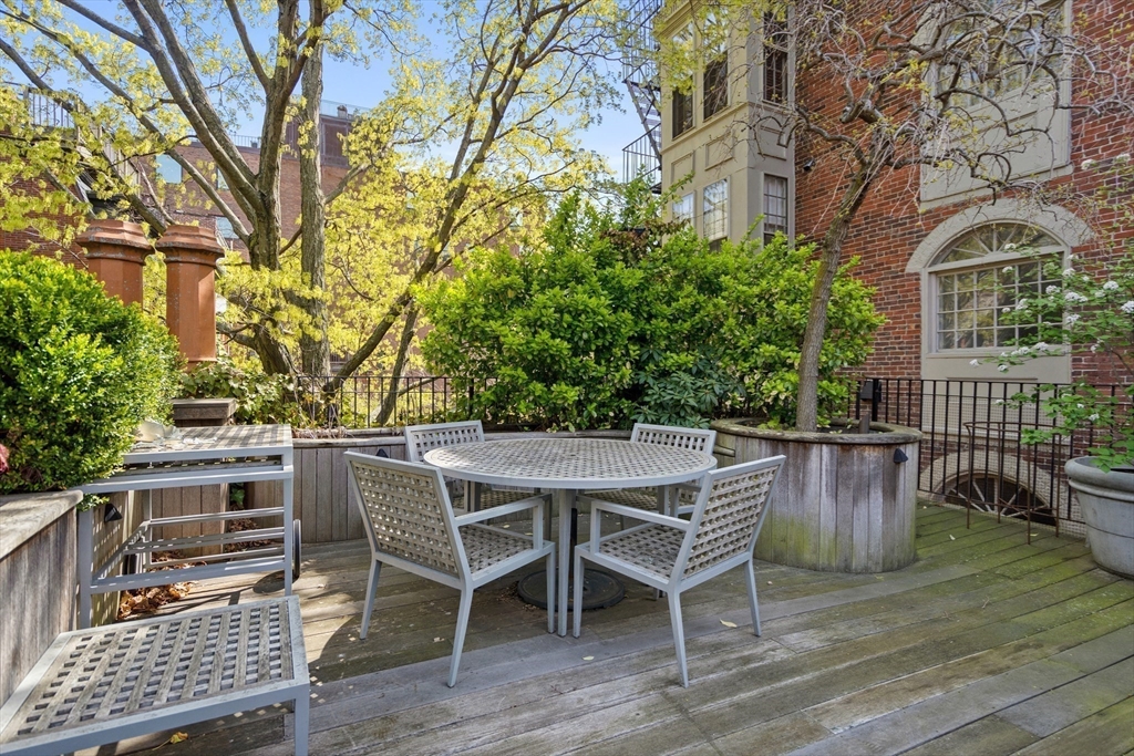 86 Mt Vernon Street Boston, MA 02108 - Photo 13 of 26