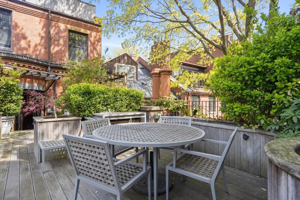 86 Mt Vernon Street Boston, MA 02108 - Photo 14 of 26