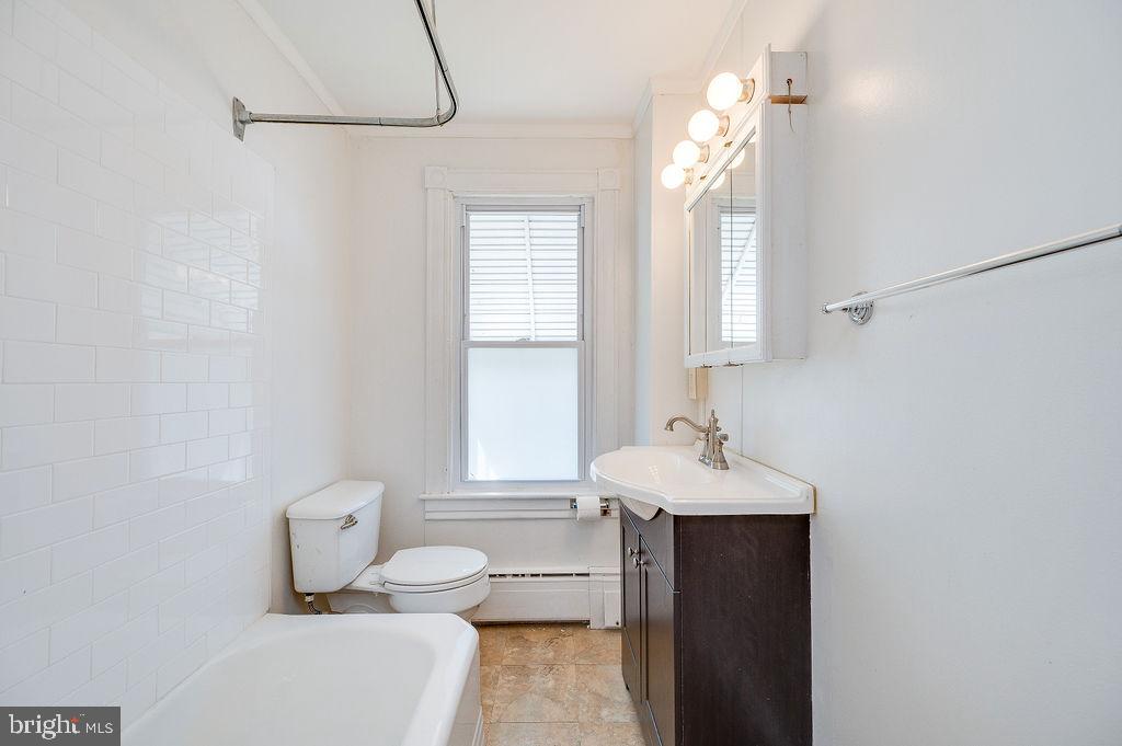 134 Catherine Street Reading, PA 19607 - Photo 20 of 23 Full Bath