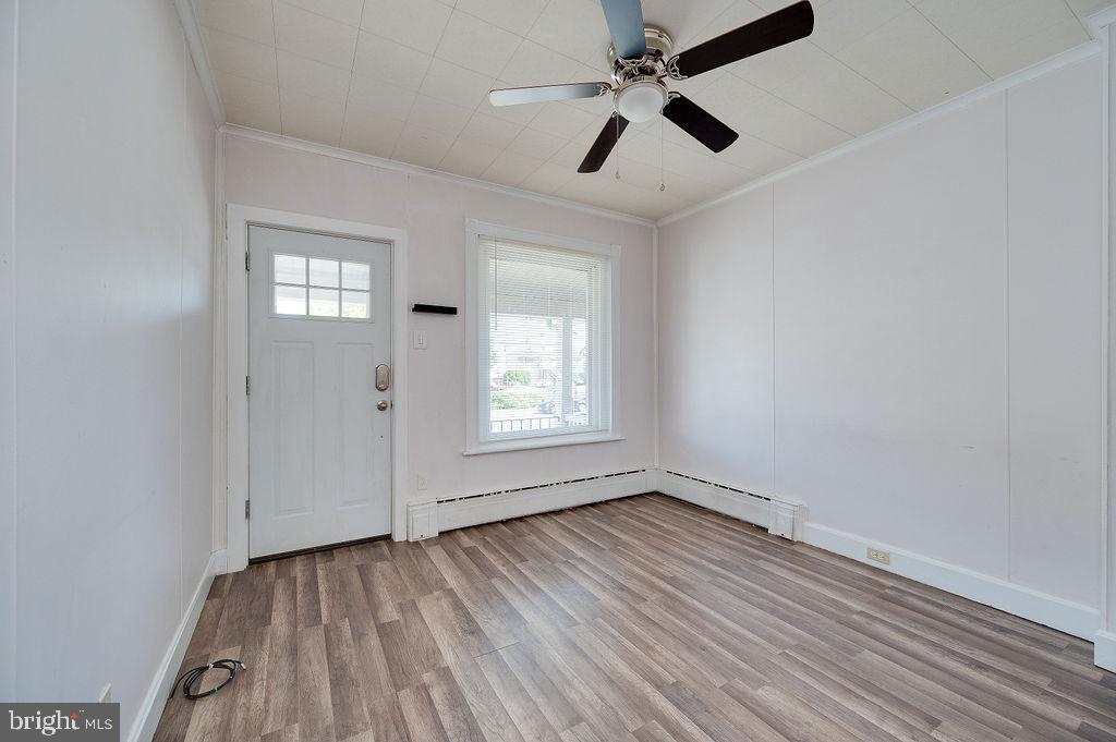 134 Catherine Street Reading, PA 19607 - Photo 7 of 23 Living room