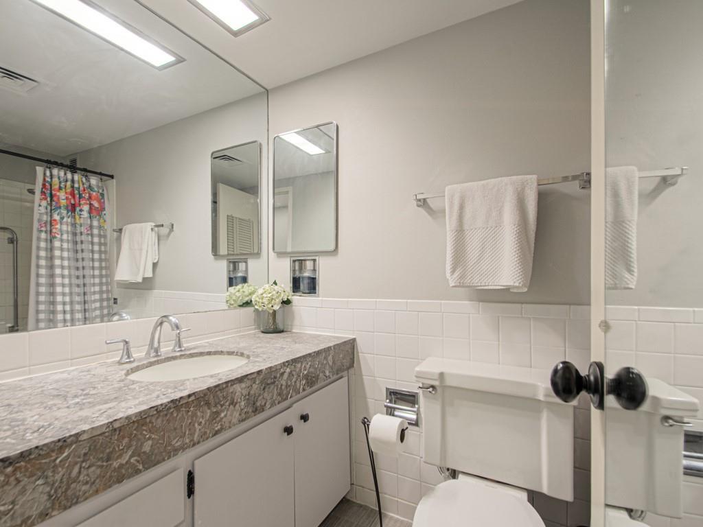 4545 Wornall Road, Unit 208 Kansas City, MO 64111 - Photo 18 of 46