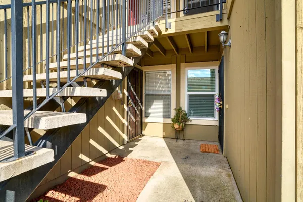 $188,000 | 480 Cherry Lane, Unit C, Manteca, CA 95337