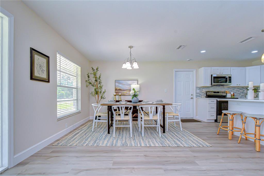 2167 Lakeview Road Clearwater, FL 33764 - Photo 4 of 31