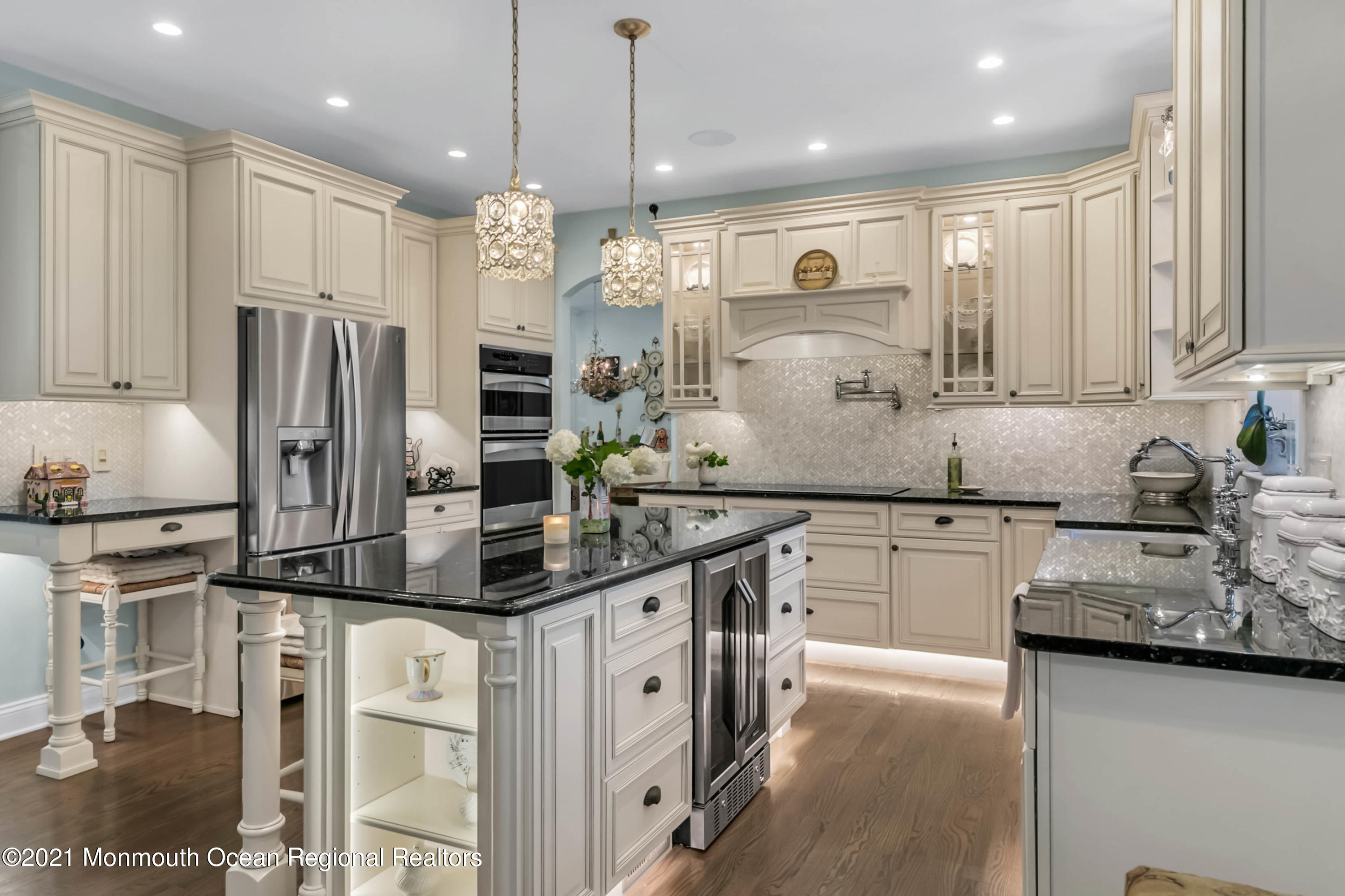 365 Yeoman Road Manahawkin, NJ 08050 - Photo 7 of 53 6