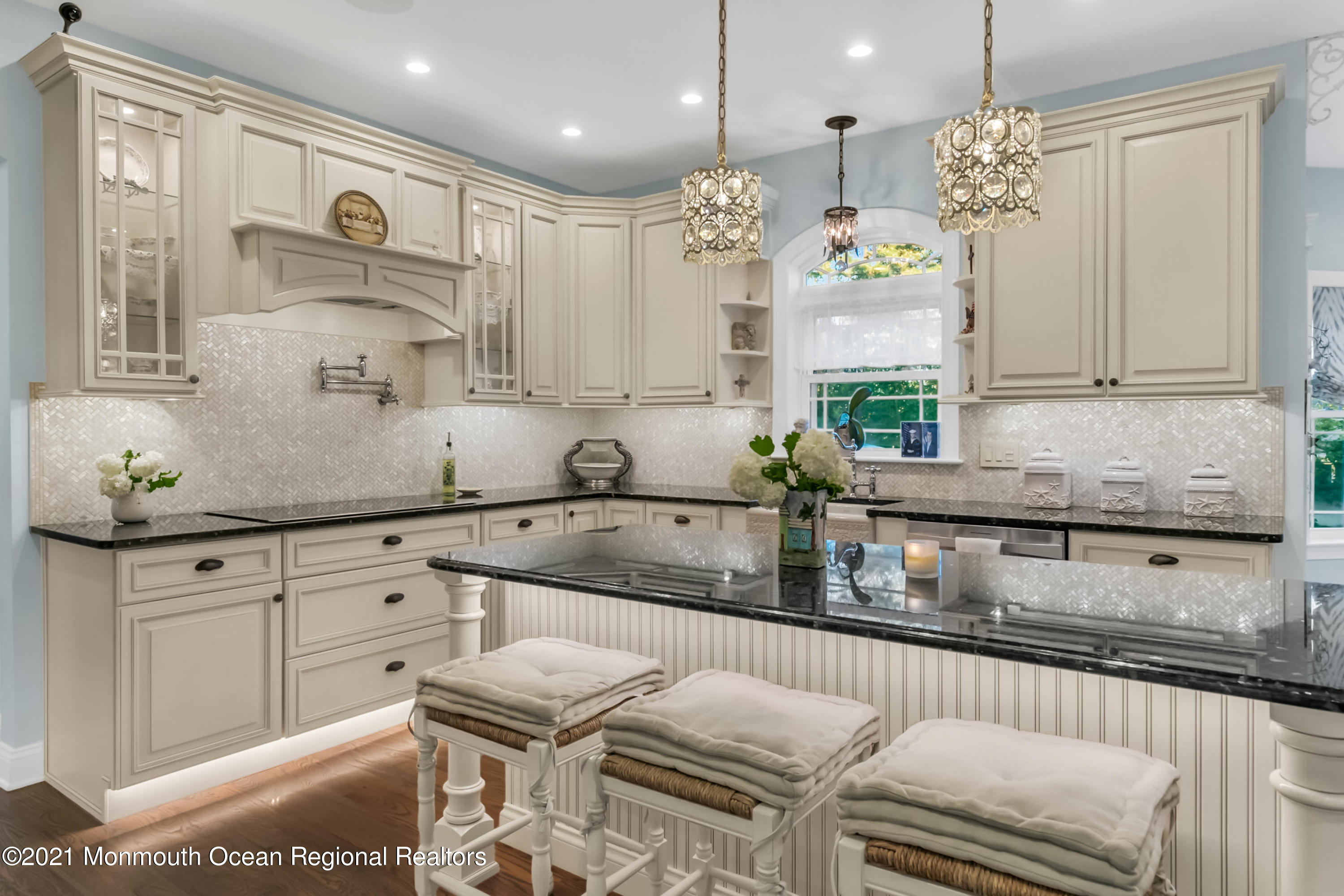 365 Yeoman Road Manahawkin, NJ 08050 - Photo 9 of 53 8