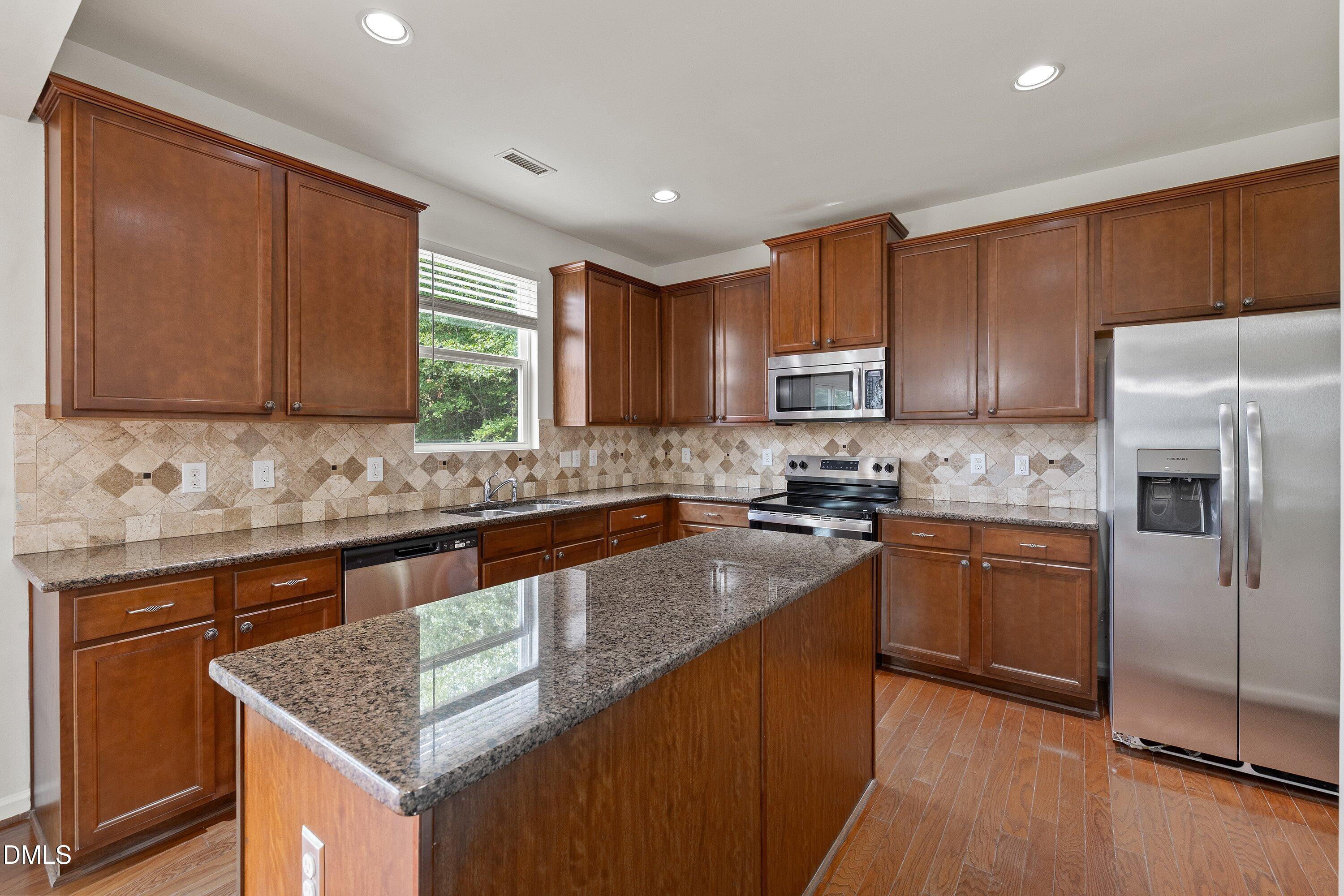 103 Thorngate Road Durham, NC 27703 - Photo 15 of 50 17-103 Thorngate Rd_7322