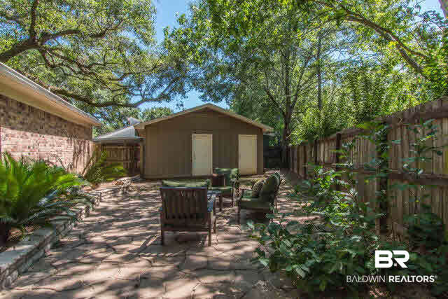 5512 Plantation Road Theodore, AL 36582 - Photo 17 of 20 Roomy Stone Patio