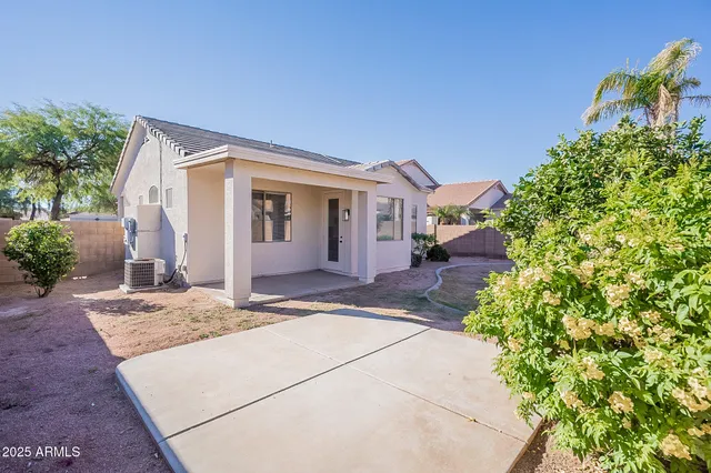 $2,095 | 12614 West Earll Drive, Avondale, AZ 85392