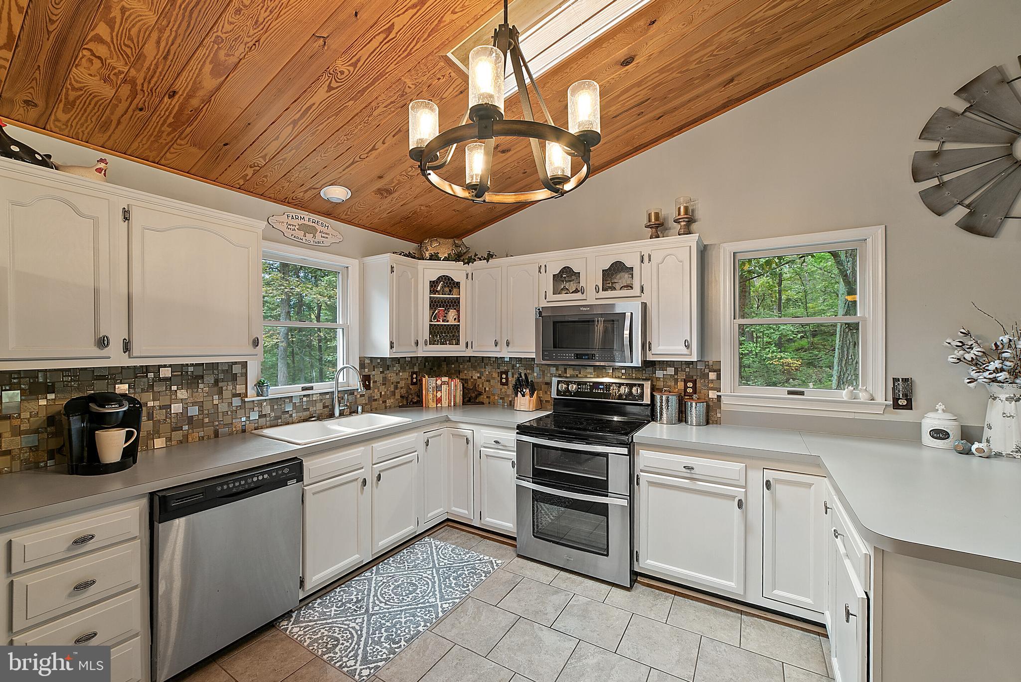 194 Hickory Nut Road Linden, VA 22642 - Photo 14 of 47 Bright and Cheery Kitchen