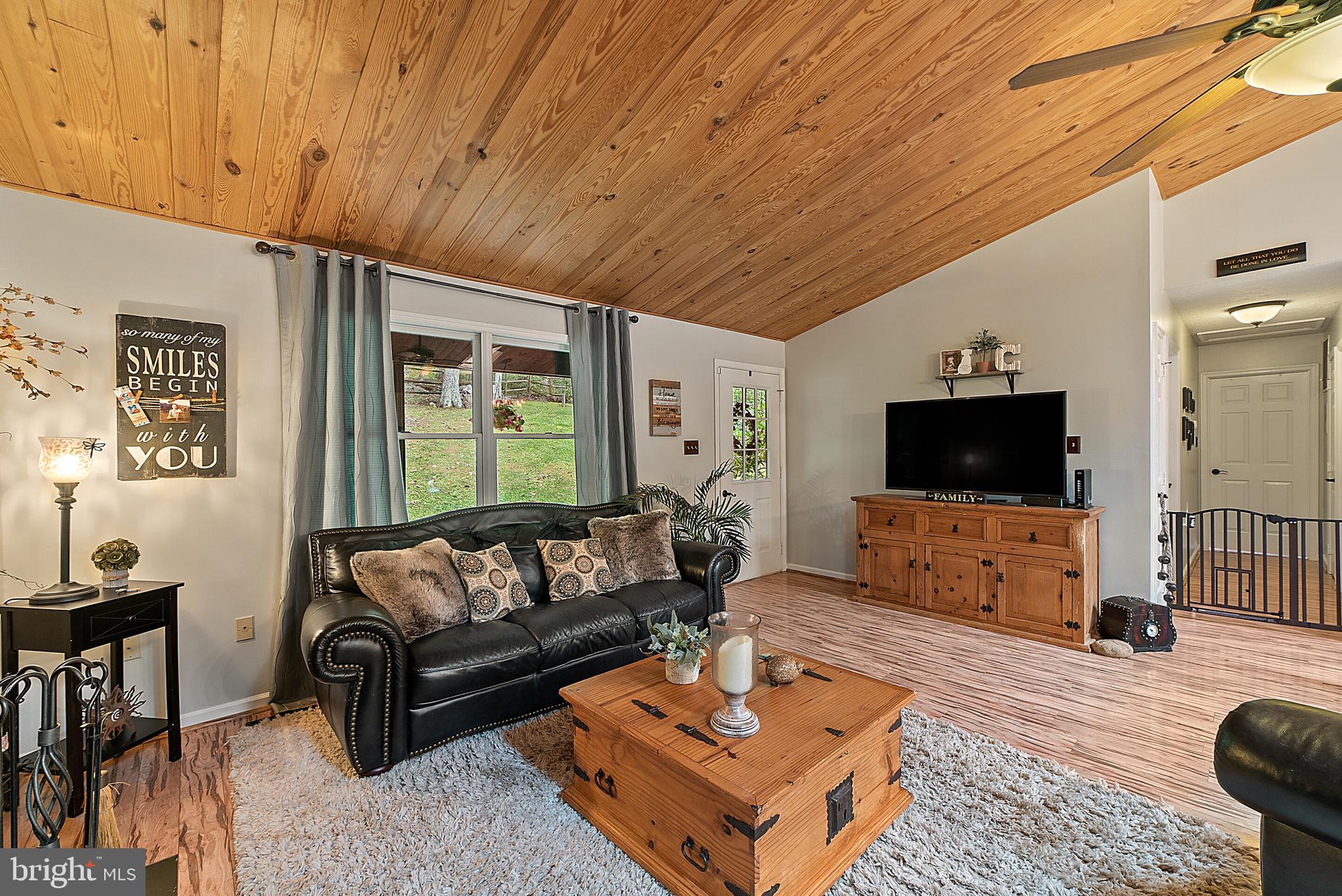 194 Hickory Nut Road Linden, VA 22642 - Photo 8 of 47 Gallery Image 8