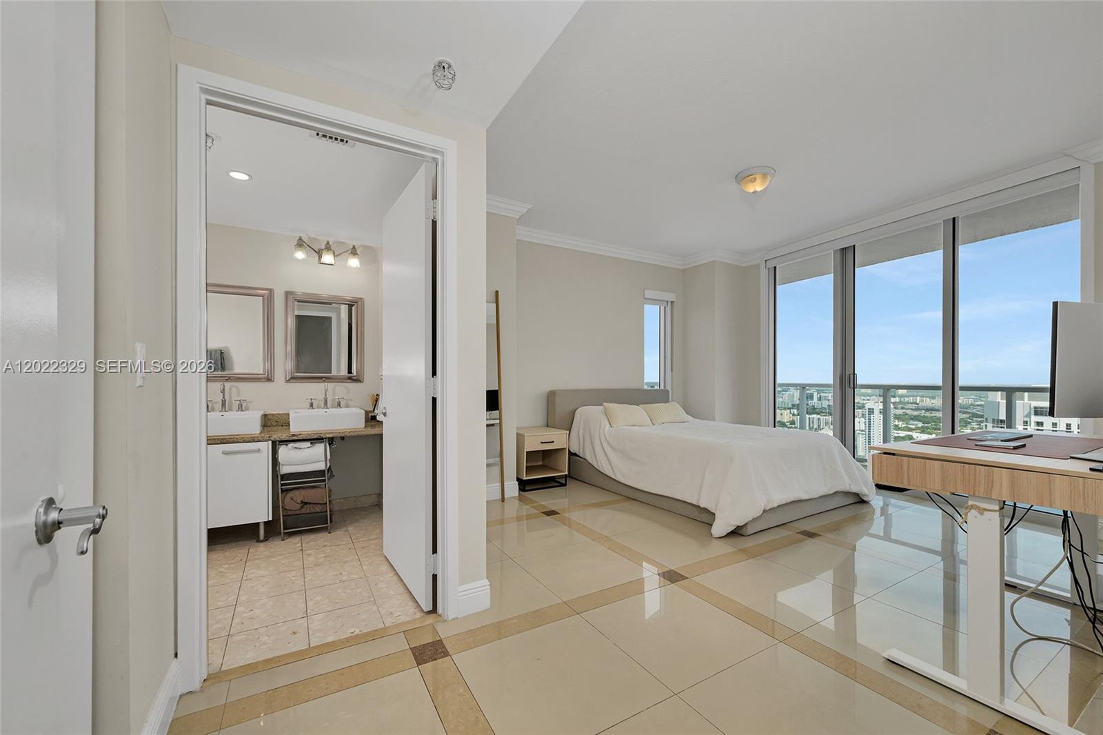 185 Southwest 7th Street, Unit 4201 Miami, FL 33130 - Photo 12 of 28 Photo 12