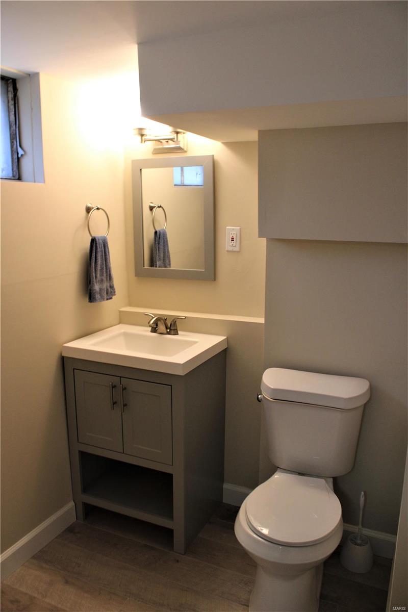 215 North Point Road Fairview Heights, IL 62208 - Photo 13 of 30