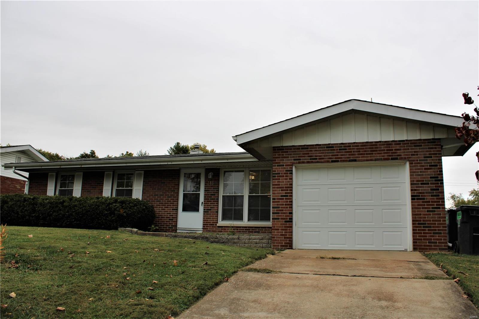 215 North Point Road Fairview Heights, IL 62208 - Photo 2 of 30