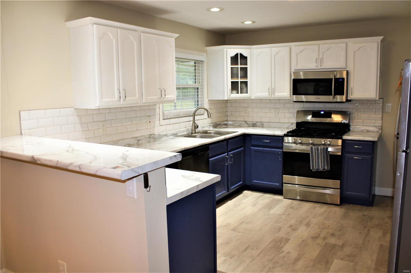 215 North Point Road Fairview Heights, IL 62208 - Photo 5 of 30