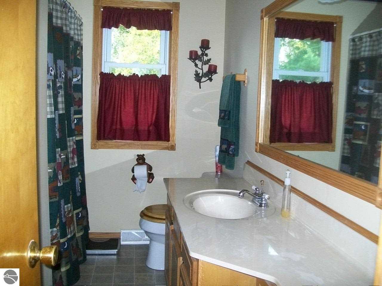 3988 East Grant Road Ashley, MI 48806 - Photo 14 of 43 1775487-13.JPG