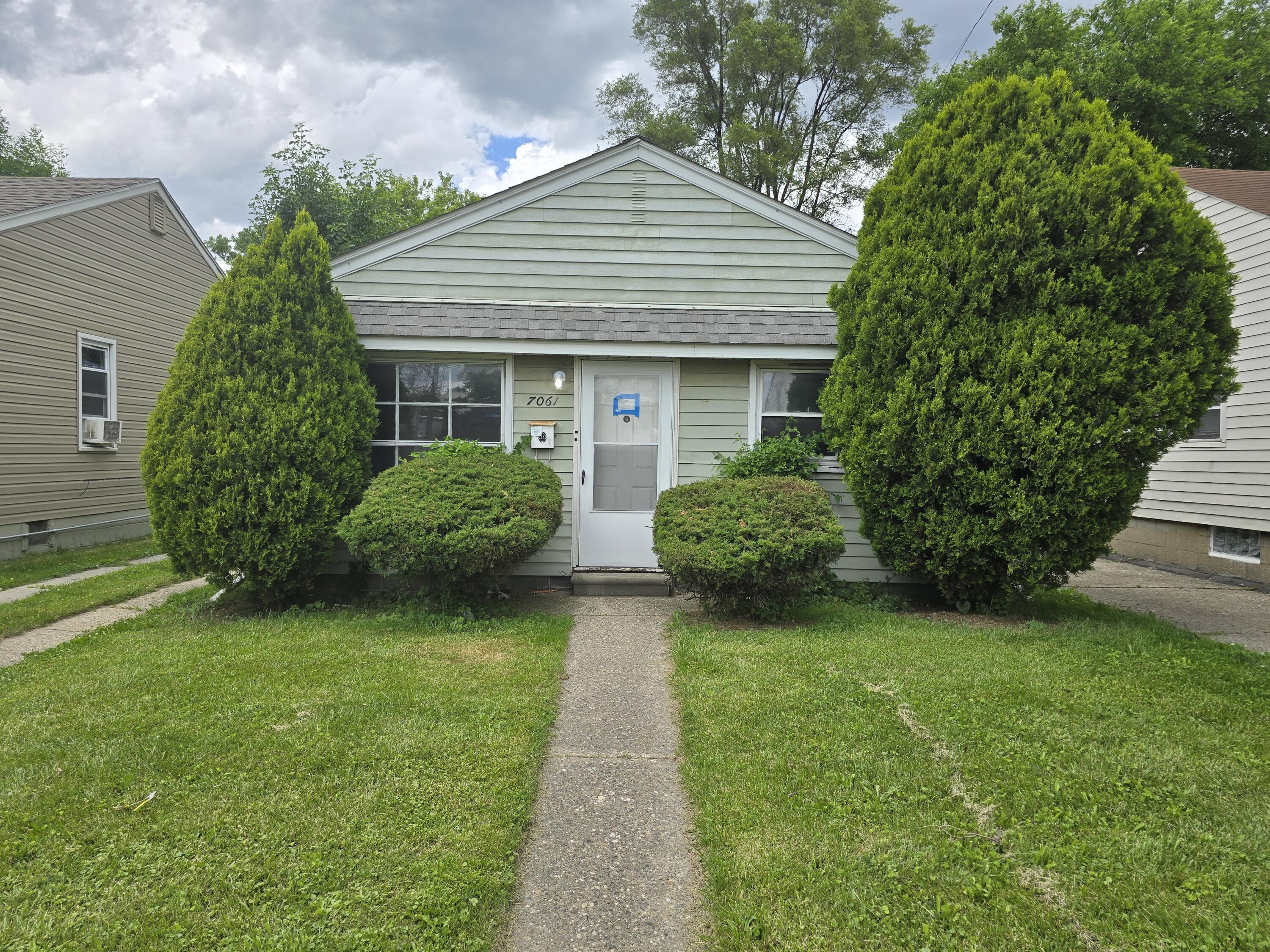 7061 Rivard Avenue Warren, MI 48091 - Photo 1 of 14 Front