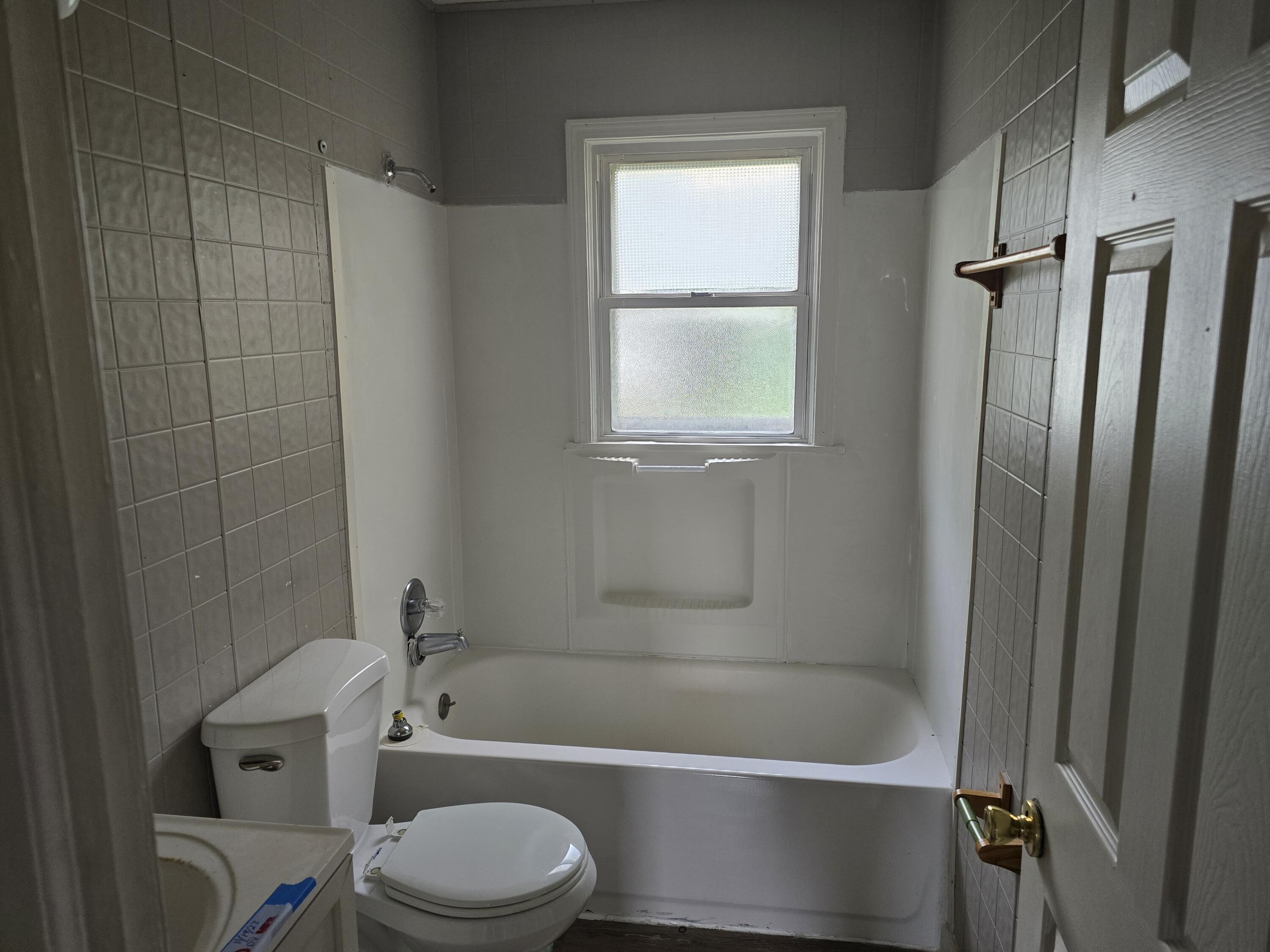 7061 Rivard Avenue Warren, MI 48091 - Photo 8 of 14 20240614_150649