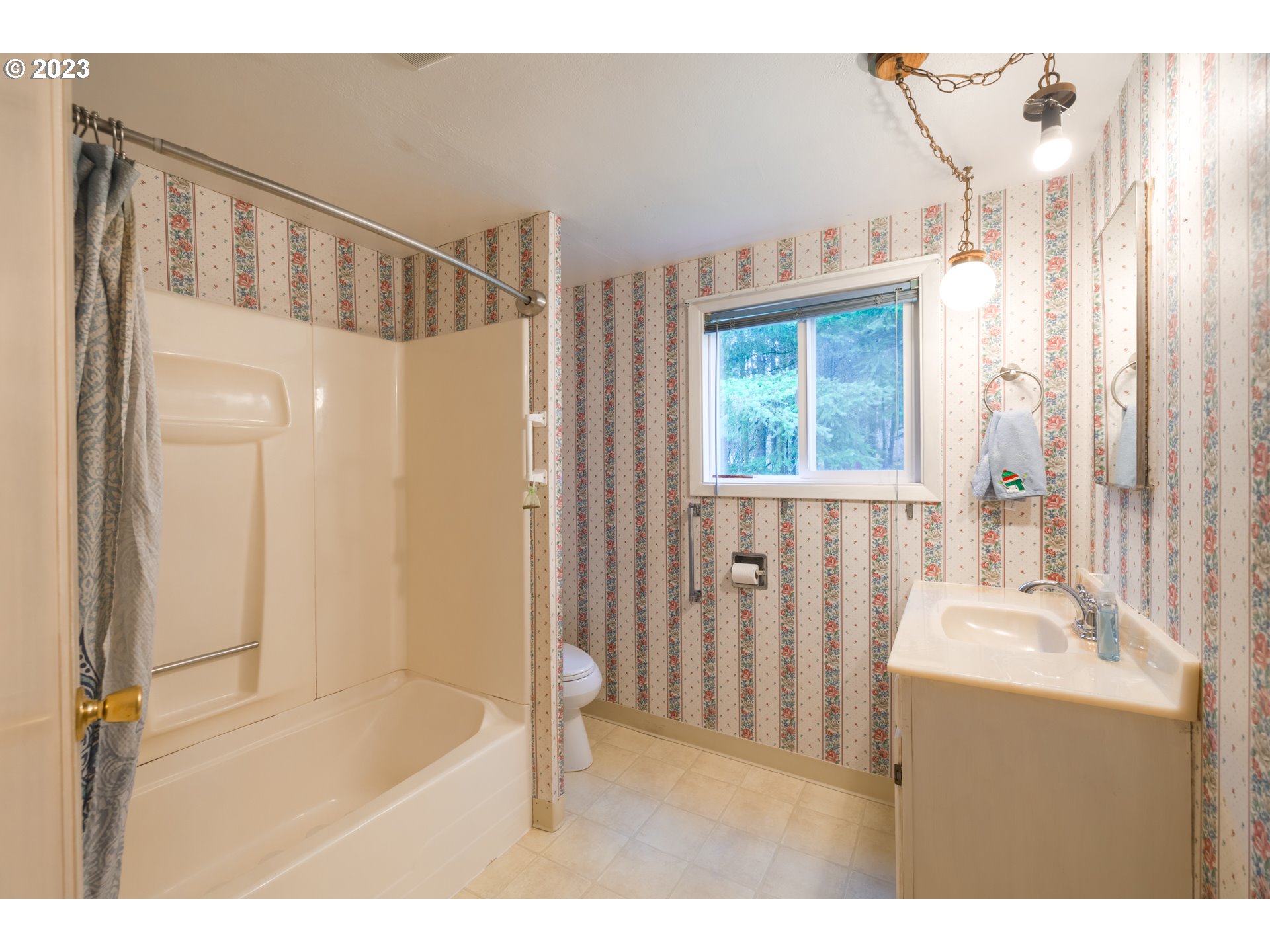 42711 Southeast Hogue Mill Road Corbett, OR 97019 - Photo 23 of 46 Gallery Image 23