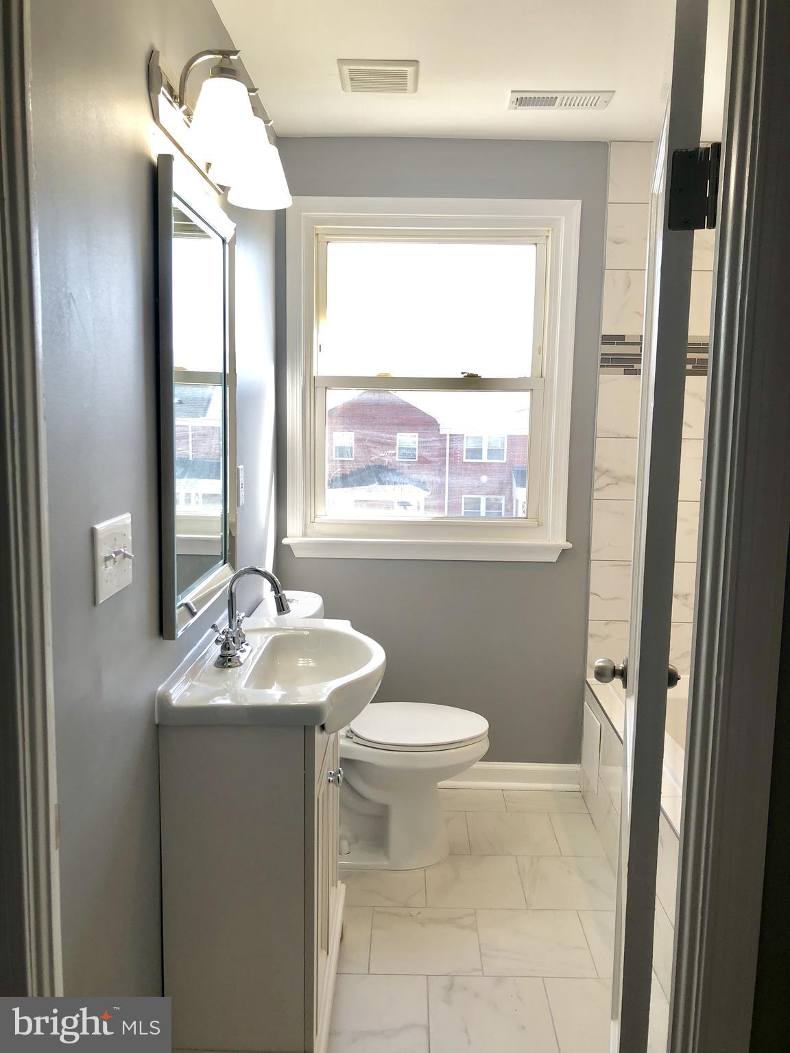 1716 Northbourne Road Baltimore, MD 21239 - Photo 11 of 22 Bath