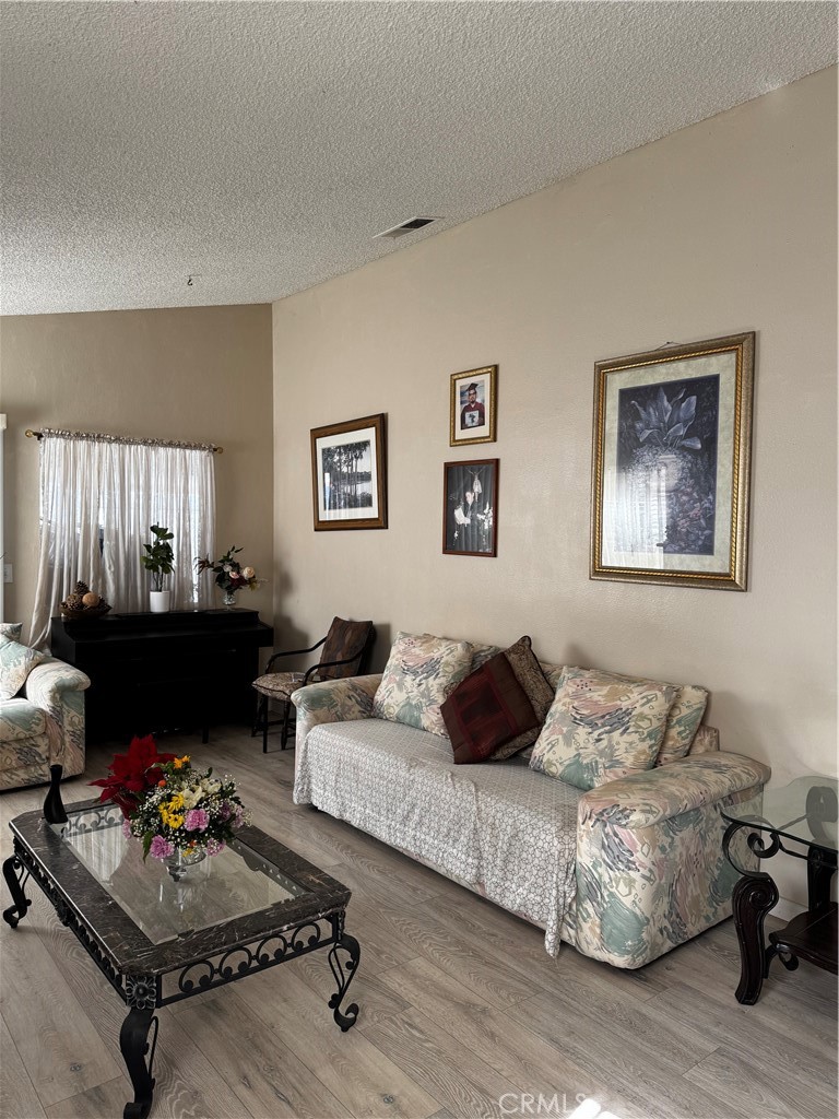 1486 Olivecrest Way Perris, CA 92571 - Photo 2 of 8