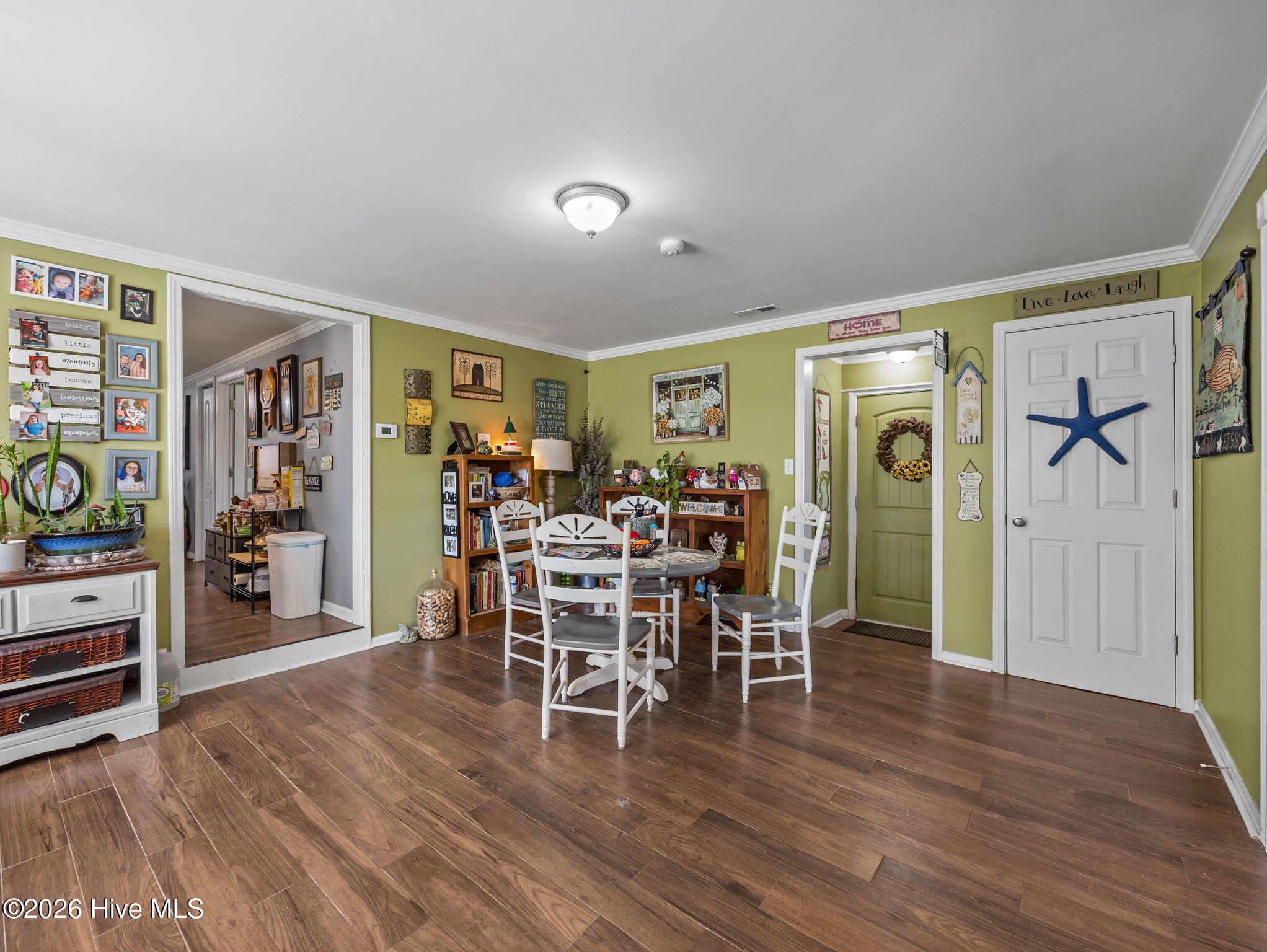 855 Belgrade-Swansboro Road Hubert, NC 28539 - Photo 26 of 54 Living Room 01