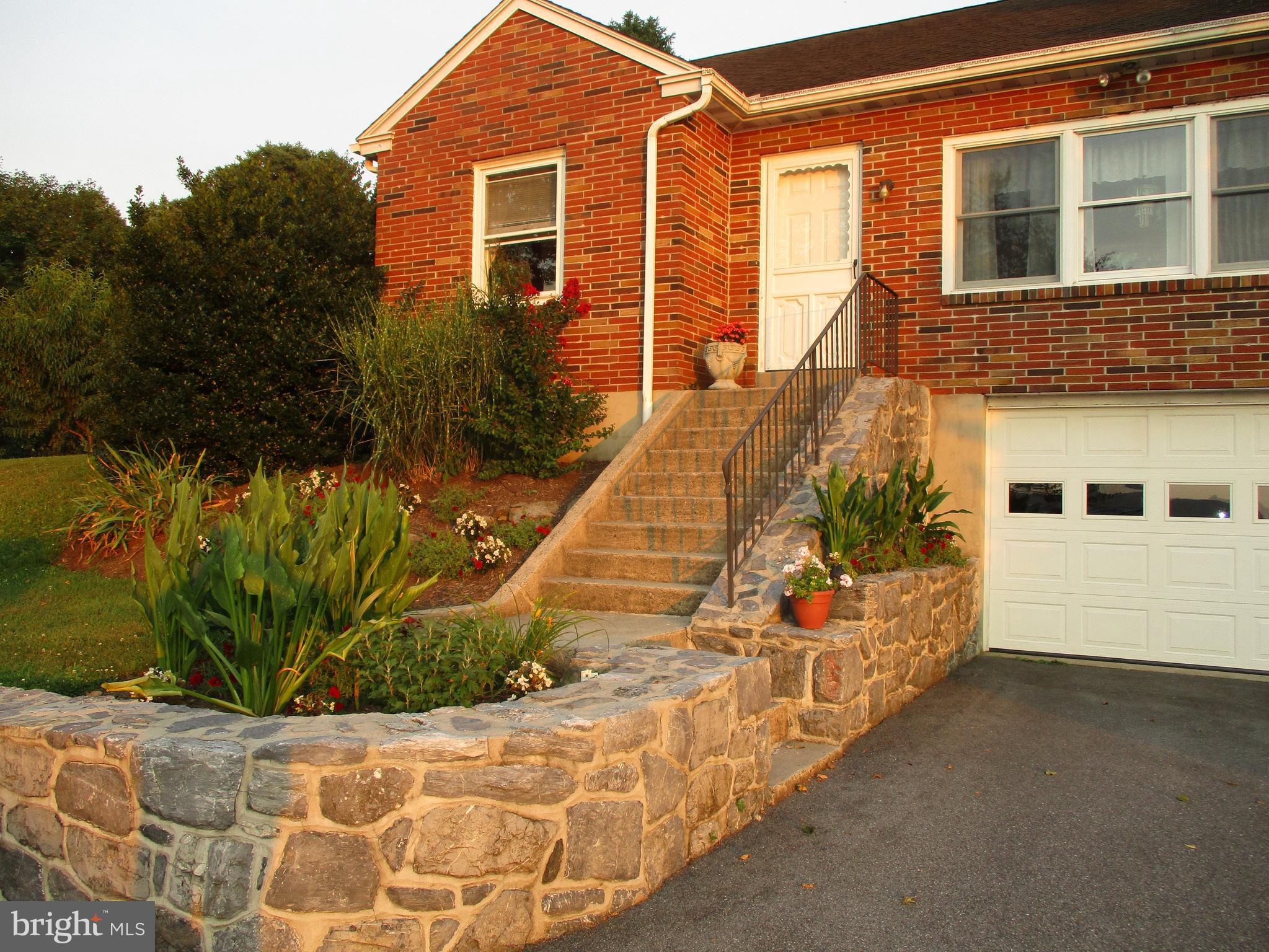 252 Cats Back Road Ephrata, PA 17522 - Photo 5 of 32 Gallery Image 5