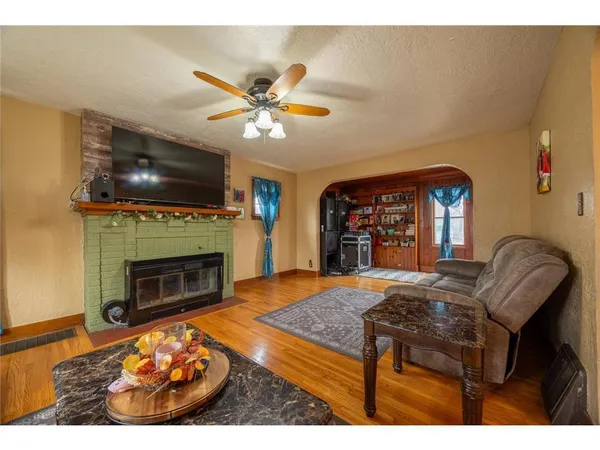 $242,000 | 902 4th Avenue Southwest, Austin, MN 55912