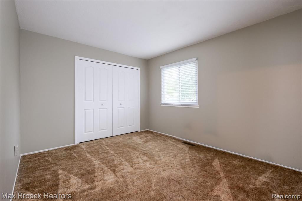 22614 Meadowbrook Road Novi, MI 48375 - Photo 26 of 34