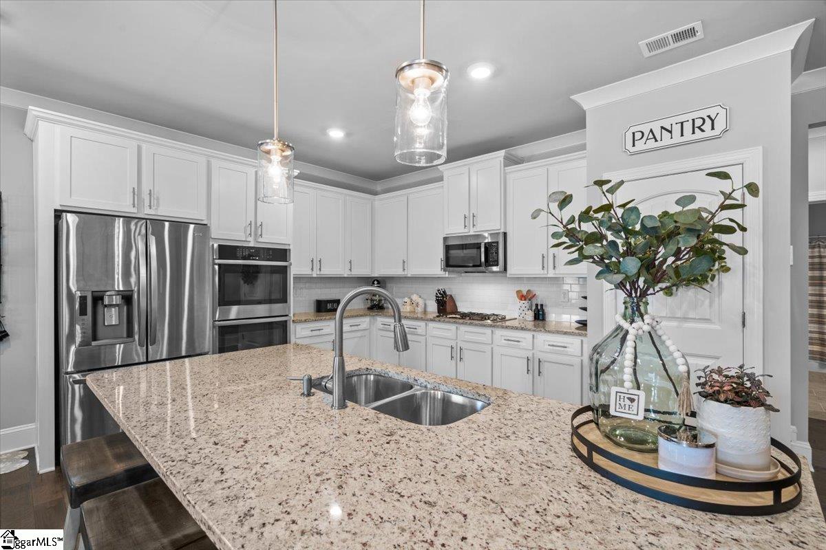 740 Walnut Acres Drive Roebuck, SC 29376 - Photo 3 of 28