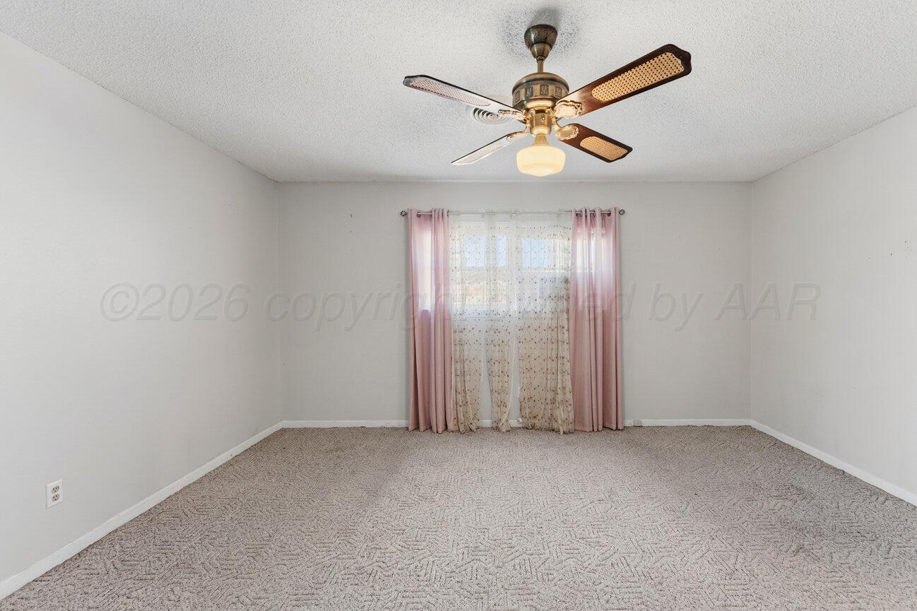 205 Houston Street Borger, TX 79007 - Photo 29 of 57 Upstairs Primary Bedroom-2