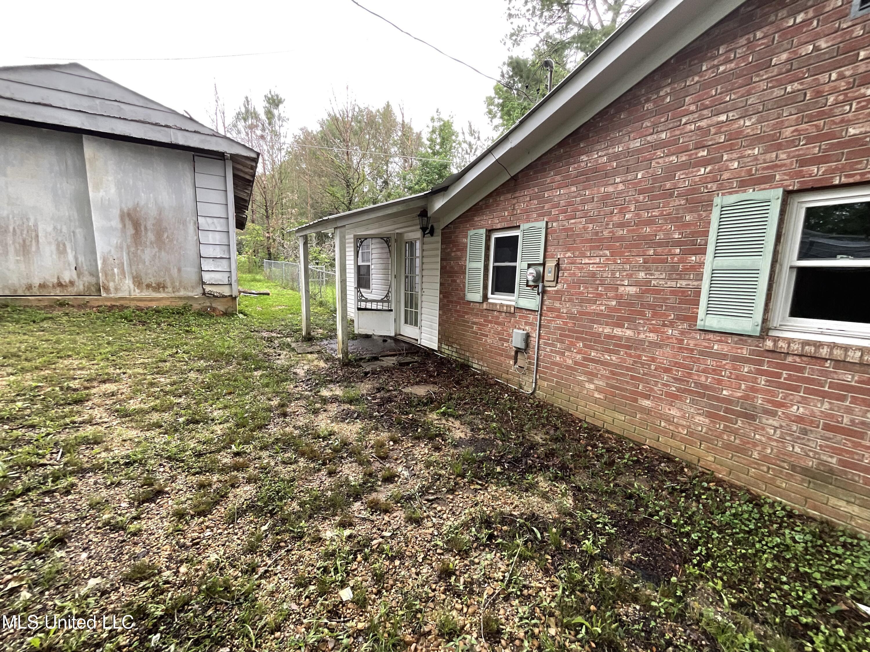 239 Burnham Road Brandon, MS 39042 - Photo 3 of 19 IMG_4959