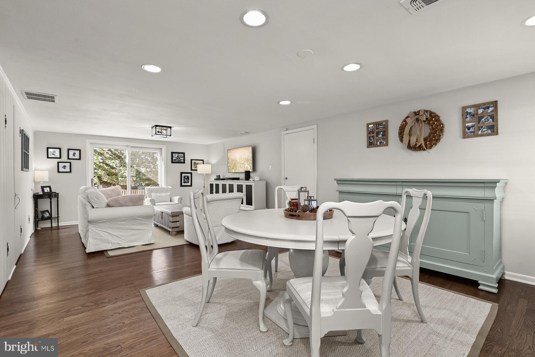 5404 Ridgefield Road Bethesda, MD 20816 - Photo 20 of 41 Family room overall