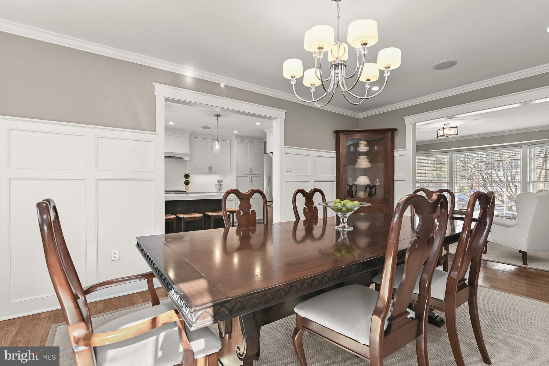 5404 Ridgefield Road Bethesda, MD 20816 - Photo 10 of 41 Dining room - bright!
