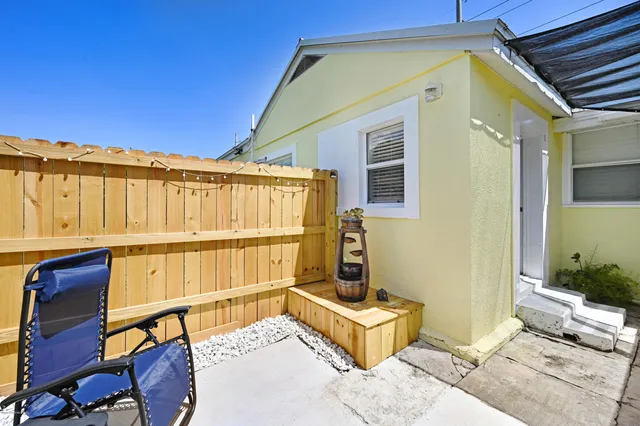 $1,875 | 1704 Oak Street, Melbourne, FL 32901