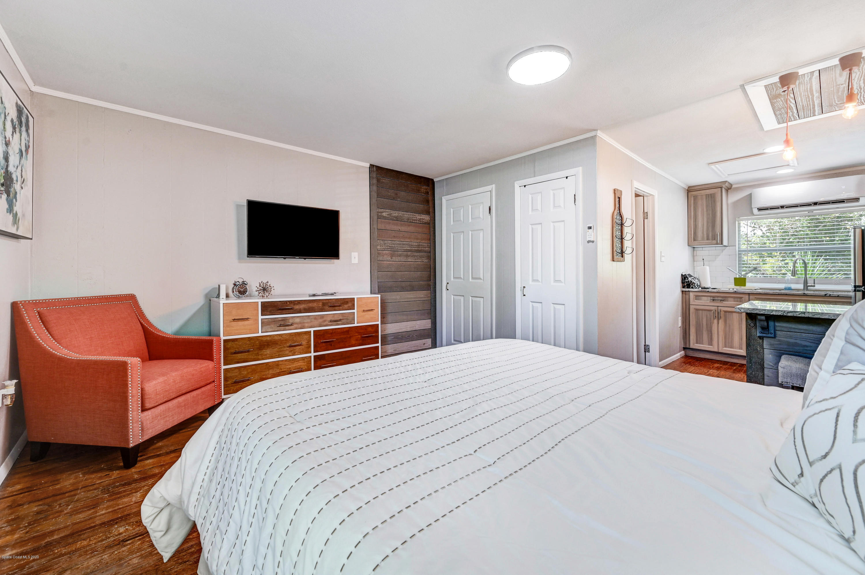 1704 Oak Street Melbourne, FL 32901 - Photo 2 of 15 DSC_6090