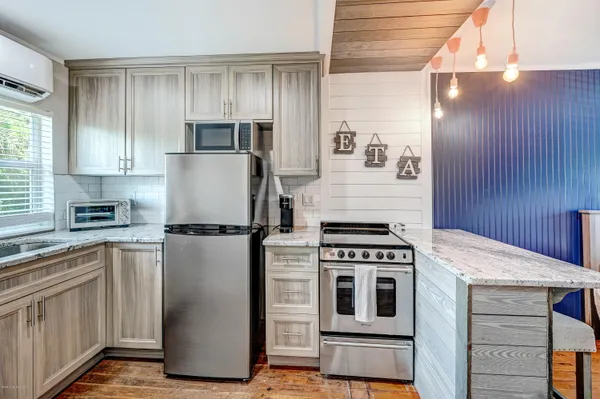 $1,875 | 1704 Oak Street, Melbourne, FL 32901