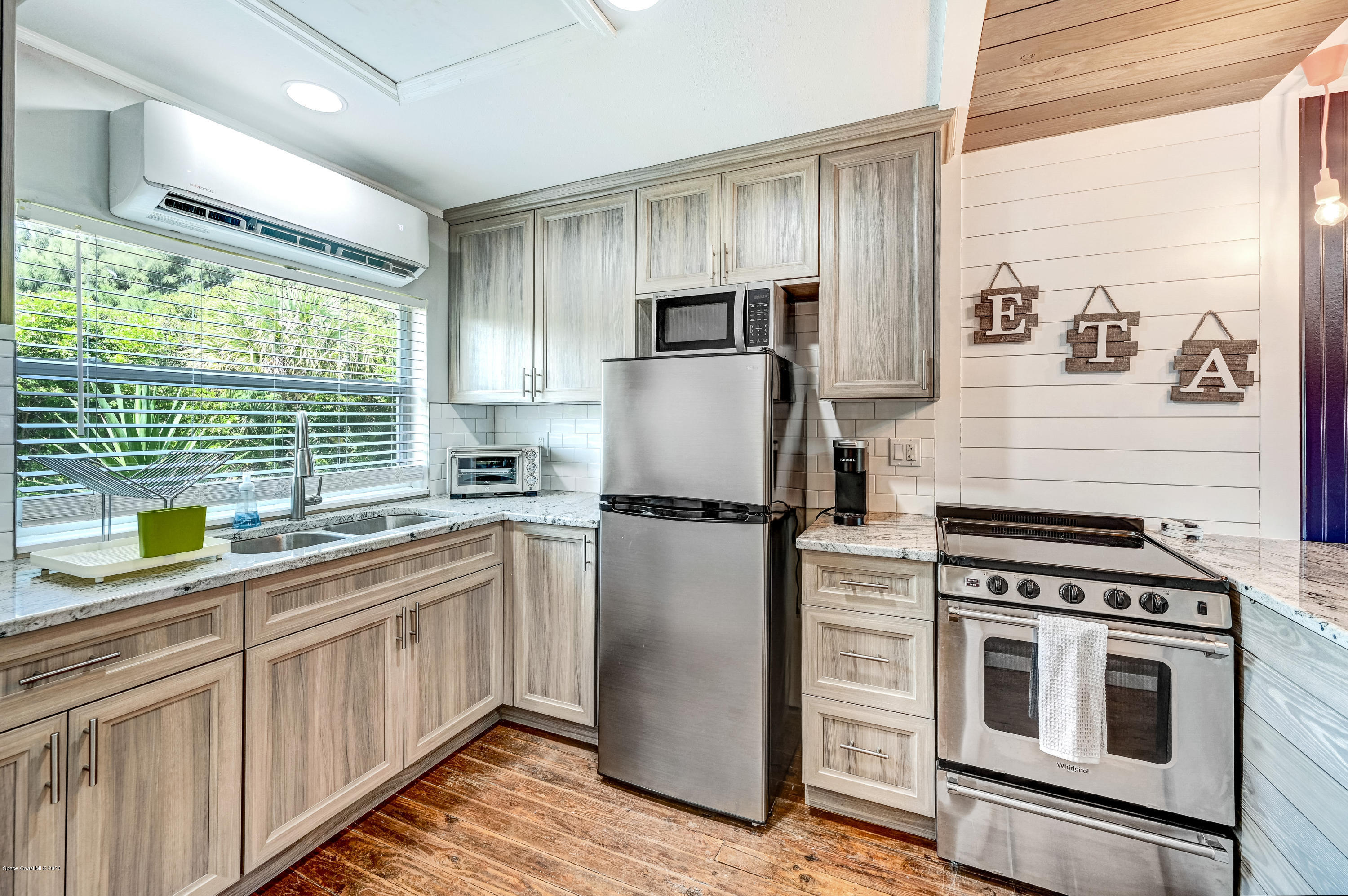 1704 Oak Street Melbourne, FL 32901 - Photo 9 of 15 DSC_6060