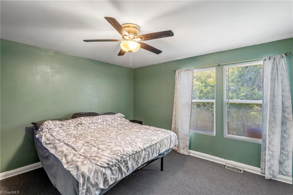 2401 Waverly Court High Point, NC 27262 - Photo 16 of 21