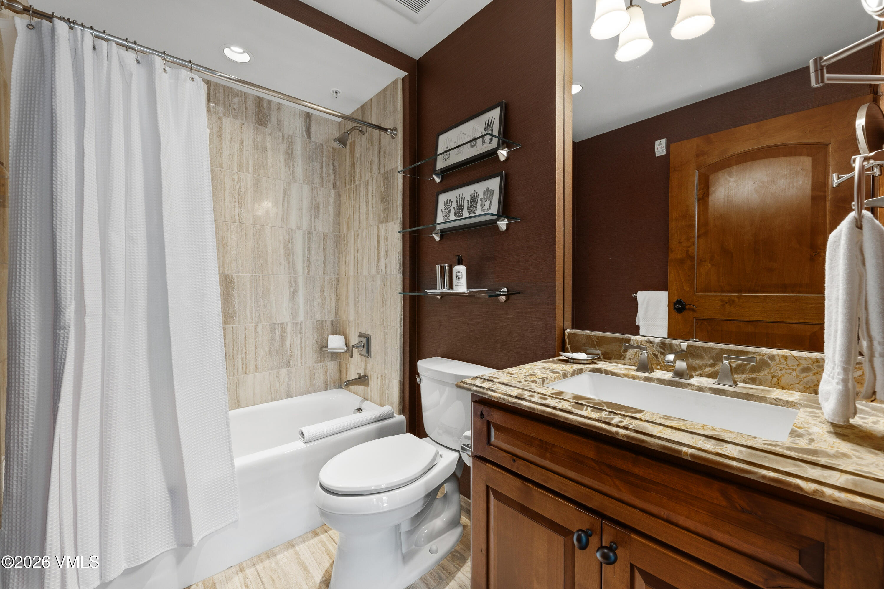 728 West Lionshead Circle, Unit R514 Vail, CO 81657 - Photo 34 of 36 Guest bathroom