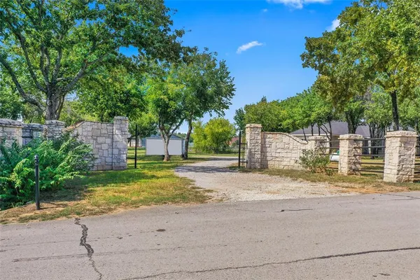 $1,329,000 | 1082 Post Oak Road, Copper Canyon, TX 76226