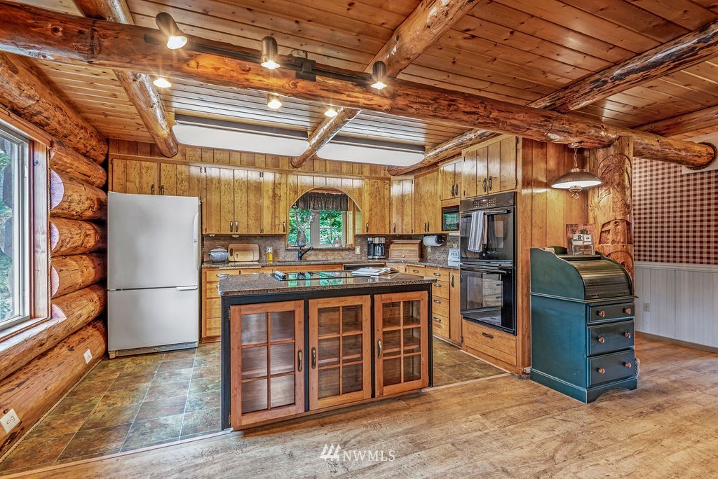 242 Hinch Road Castle Rock, WA 98611 - Photo 8 of 39 Gallery Image 8