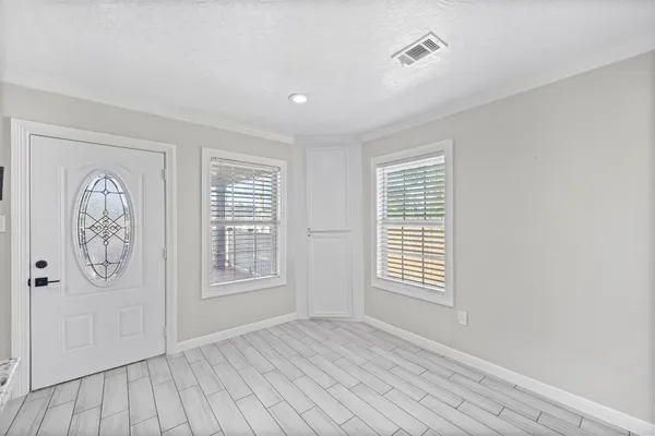 $1,800 | 7941 Goode Street, Houston, TX 77012