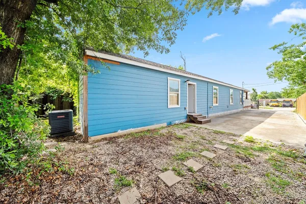 $1,800 | 7941 Goode Street, Houston, TX 77012