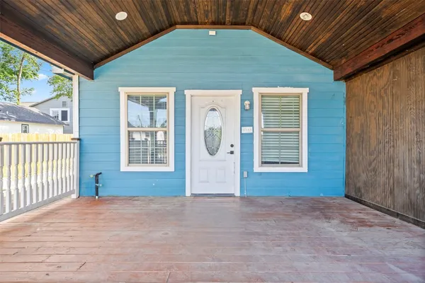 $1,800 | 7941 Goode Street, Houston, TX 77012