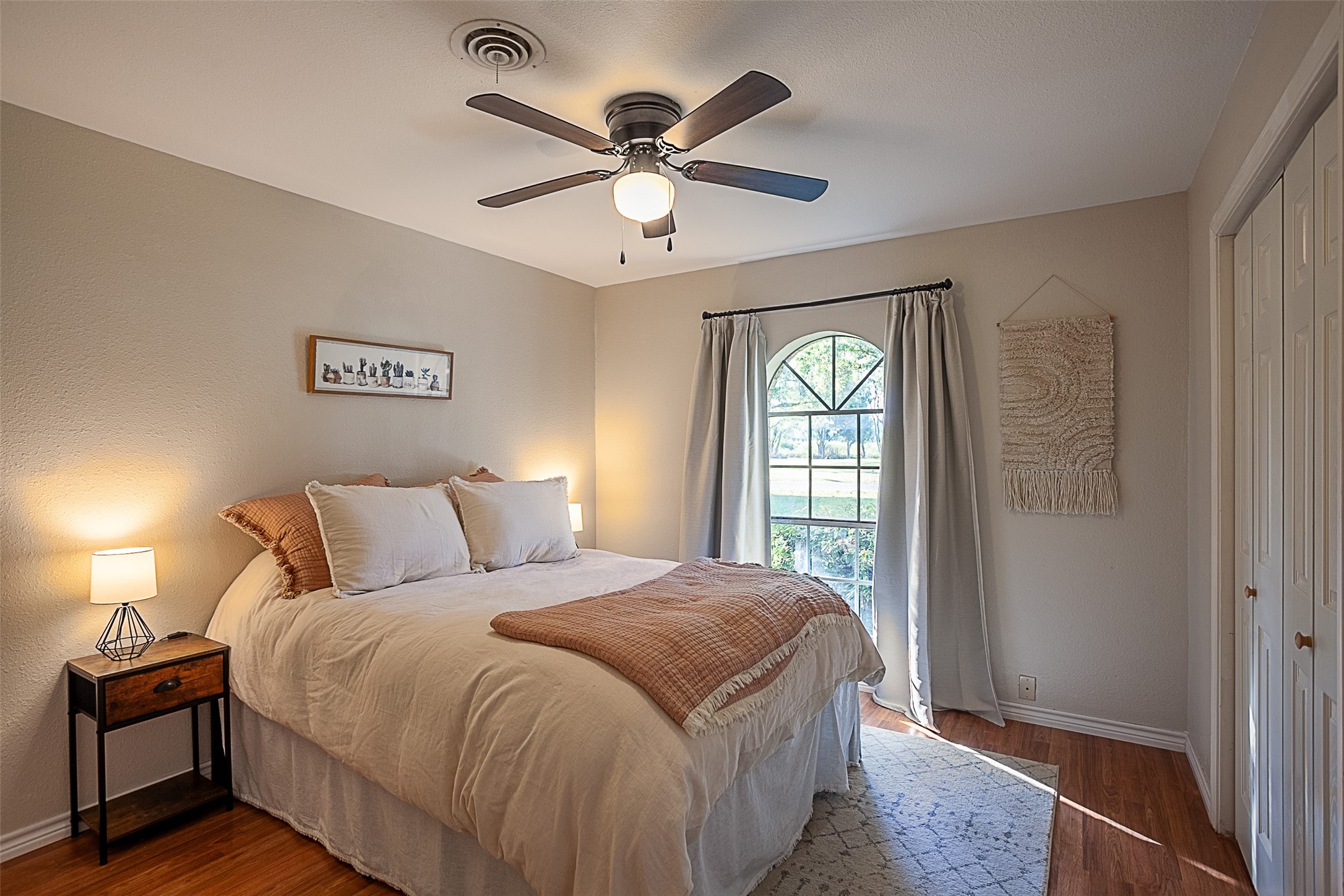3381 Carpenter Road Orange, TX 77630 - Photo 13 of 29 a bedroom with a large bed and a window
