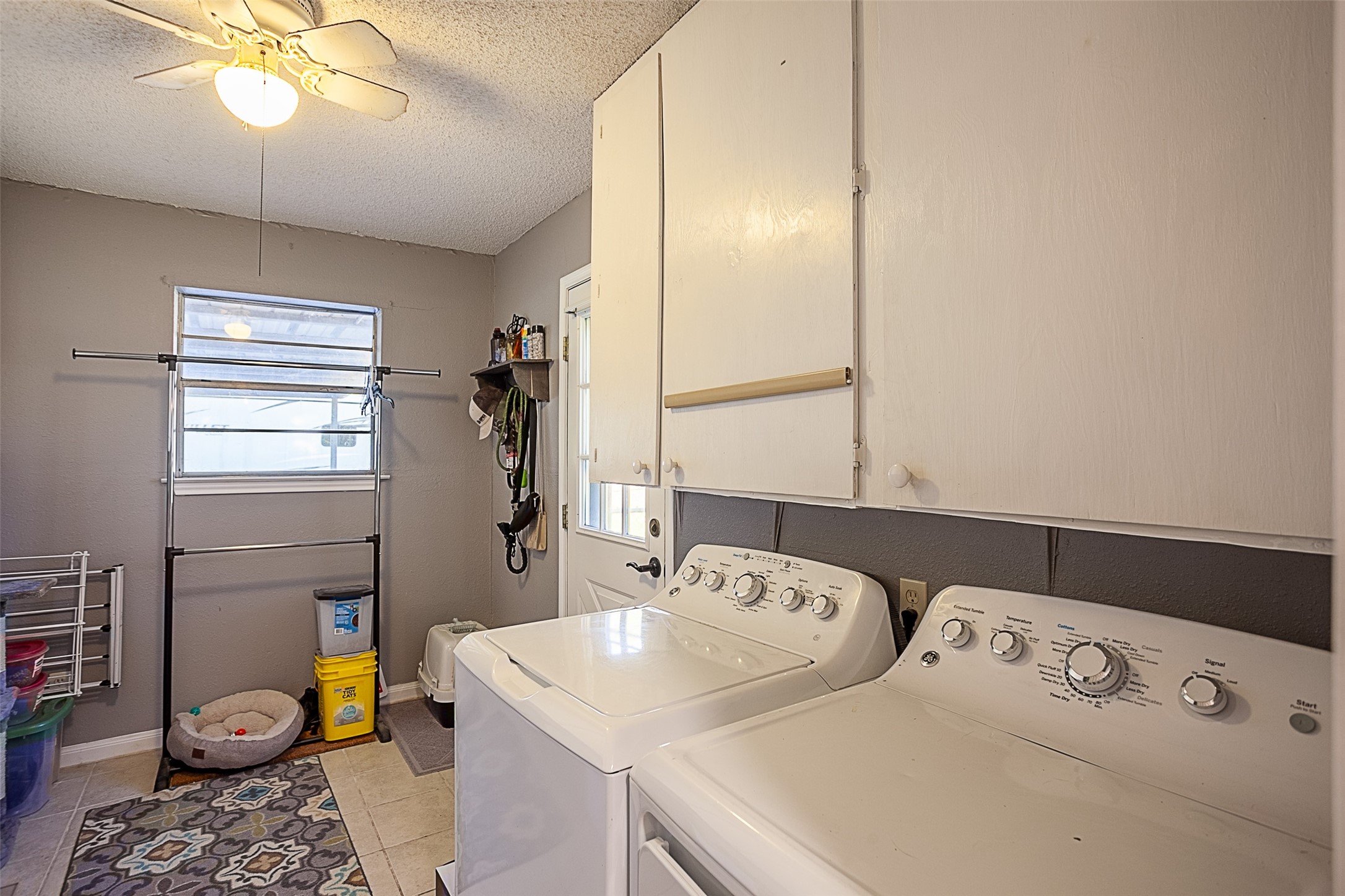 3381 Carpenter Road Orange, TX 77630 - Photo 21 of 29 a bathroom with a sink and a mirror