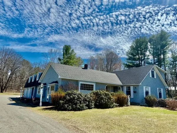 $830,000 | 14 Lakeshore Drive, Belgrade, ME 04917